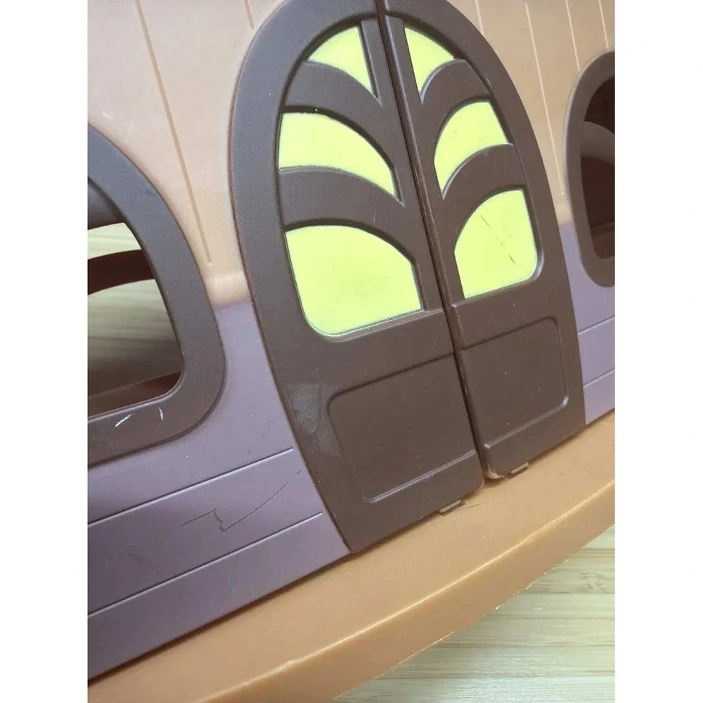 Bluey Calypso's School Playset Moose Toys Fold-Out Structure Only Used